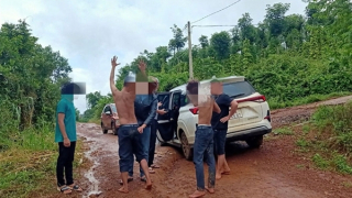 Bắt con nợ đánh đập vì 15 triệu đồng chưa trả