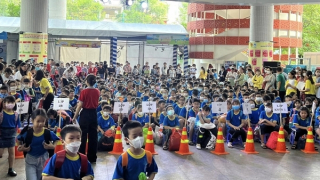 Học sinh TP Hồ Chí Minh tựu trường ngày 28/8