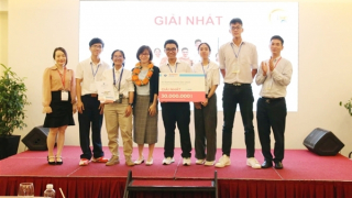 Chăm sóc ba bị tai biến liệt tay chân, tiến sĩ cho ra đời thiết bị giúp người bệnh