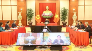 Tổng Bí thư điện đàm với Chủ tịch Đảng Nhân dân Campuchia