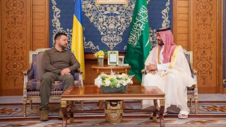 Tiếp tục tìm kiếm giải pháp hòa bình