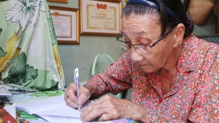 Lớp học đặc biệt của bà giáo già