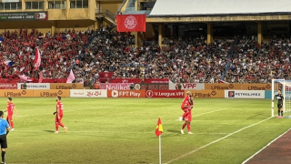 Khán đài Hàng Đẫy kín chỗ: Bóng đá Thủ đô đang trở nên hấp dẫn hơn?