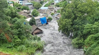 Vỡ cống hồ thải tuyển đồng Tả Phời, hàng chục hộ dân bị ngập sâu