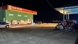 Tàu cá vớt được thi thể trôi dạt trên biển