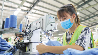 Gỡ khó giúp doanh nghiệp “bơi trong vòng xoáy”