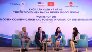 Tập huấn kỹ năng truyền thông hiện đại và thông tin đối ngoại