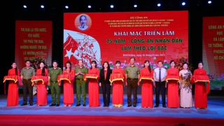 Khai mạc triển lãm “75 năm - Công an nhân dân làm theo lời Bác”