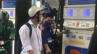 Giá xăng dầu đồng loạt tăng lần thứ ba liên tiếp