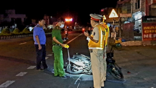 Đang đi bộ, người phụ nữ bị xe máy tông tử vong