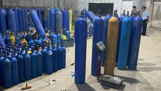 Tịch thu 1,3 tấn khí cười, phạt 120 triệu đồng