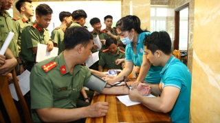 CBCS Cảnh vệ tích cực hiến máu cứu người