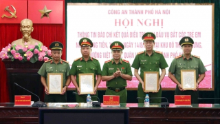 Khen thưởng các đơn vị, CBCS điều tra vụ bắt cóc cháu bé 7 tuổi đòi chuộc 15 tỷ đồng