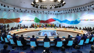 Châu Phi đã nóng, giờ lại thêm “nóng”