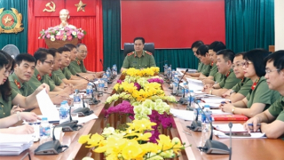 Chuyện chưa kể phía sau những dự án Luật