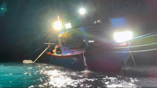 Tìm kiếm thuyền trưởng cùng tàu cá mất tích trên biển Quảng Bình