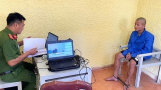 Nửa đêm dùng dao khống chế cướp tài sản của cô gái 19 tuổi