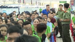 Giúp công nhân tránh xa “tín dụng đen”