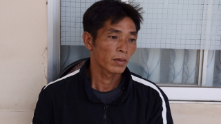 Người thanh niên nghèo cảm ơn Công an khi được nhận tài sản bị mất trộm