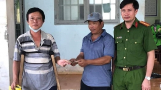 Không tham của rơi