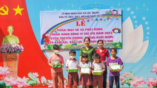 Phụ nữ Công an vùng cao làm theo lời Bác