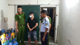 Phát hiện địa điểm kinh doanh khí cười nằm sâu trong ngõ nhỏ