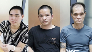 Phát hiện 3 đối tượng truy nã khi tiếp nhận công dân xuất cảnh trái phép