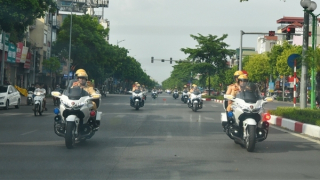 Chuyện nghề của Cảnh sát giao thông dẫn đoàn