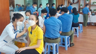 Tiêm vaccine là biện pháp phòng ngừa cúm mùa hiệu quả nhất