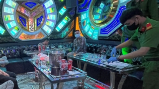 Tạm giữ 39 đối tượng dương tính với ma túy trong quán karaoke Daimon