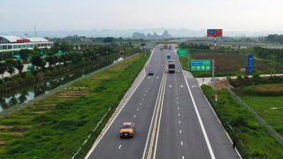 Bốn cao tốc vừa khai thác đã phải đề nghị mở rộng