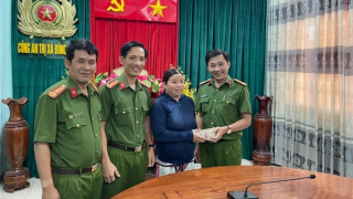 Xúc động khi nhận lại 189 triệu đồng bị trộm