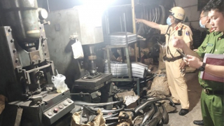 Ngăn chặn quái xế từ lò độ, chế