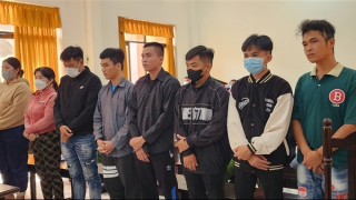 Ép nạn nhân viết giấy nợ và cướp tài sản, 8 đối tượng nhận 48 năm tù