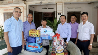 Chương trình “Cùng ngư dân thắp sáng đèn trên biển” tại Phú Yên