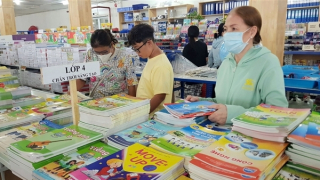Sắp khai giảng, nhiều địa phương vẫn chưa chốt số lượng sách giáo khoa