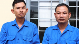 Anh em ruột lên cửa khẩu ôm tê tê đi giao hàng