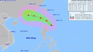 Bão Saola vào biển Đông, giảm dần sức mạnh