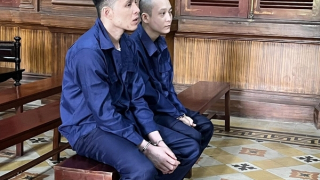 Truy sát hàng xóm vì nói xấu vợ "hờ" và bạn