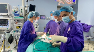 Tiêm filler để trẻ hóa, cô gái 26 tuổi bị hoại tử má