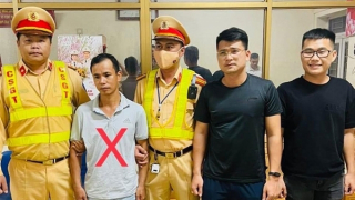 Vận động đối tượng đánh bạc ra đầu thú