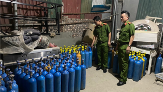 Lập hồ sơ xử phạt chủ cơ sở cung cấp khí “cười” cho các quán bar, pub