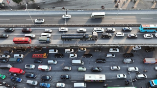 Xuất phát về quê từ mờ sáng, nắng lên cao vẫn “chôn chân” ở cửa ngõ Thủ đô