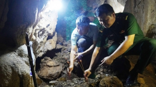 Xúc động cuộc tìm kiếm hài cốt liệt sĩ trên núi Cô Loang