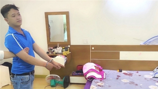 Dùng hung khí tấn công chủ nhà, cướp tài sản