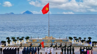 Khánh thành cột cờ Tổ quốc bên bờ biển Nha Trang