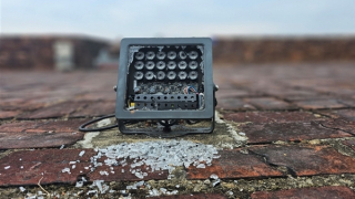 Điều tra nhóm đối tượng đập vỡ nhiều đèn chiếu sáng tại Kỳ đài Huế