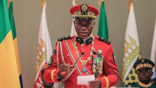 Tướng đảo chính tuyên thệ nhậm chức Tổng thống Gabon