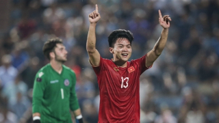 U23 Việt Nam thắng đậm ngày ra quân