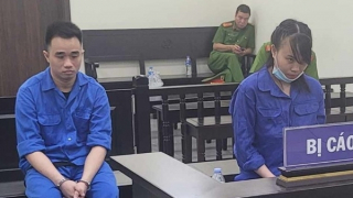 Hành hạ bé gái suýt mất mạng, vợ chồng "ác thú" bị xử 31 năm tù